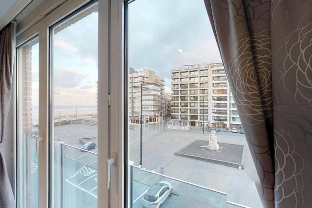 Studio Met Zeezicht Op Heldenplein Кнокке-Хейст Экстерьер фото