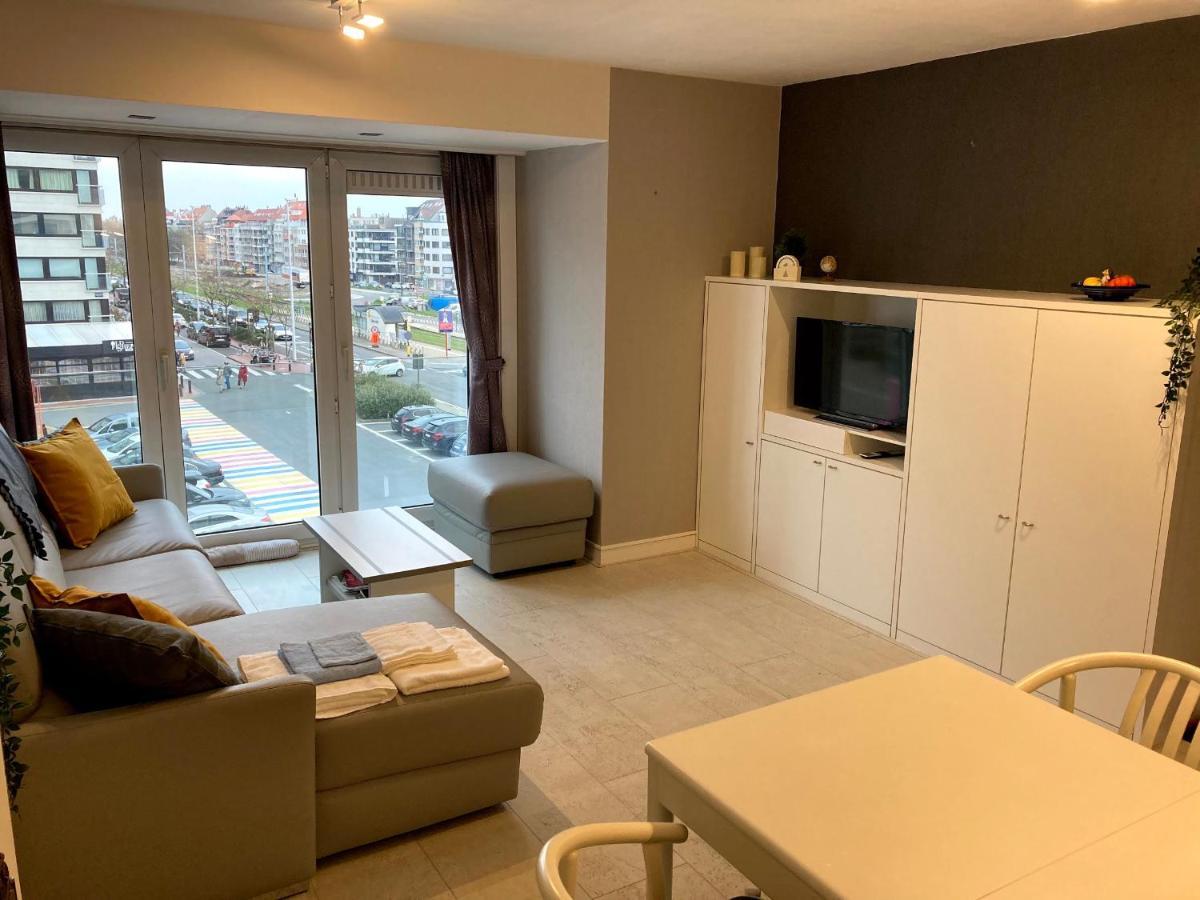 Studio Met Zeezicht Op Heldenplein Кнокке-Хейст Экстерьер фото